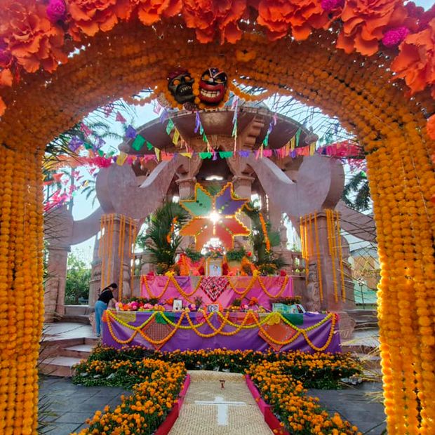 Instalan Altar Monumental en Plaza de Armas de Tampico